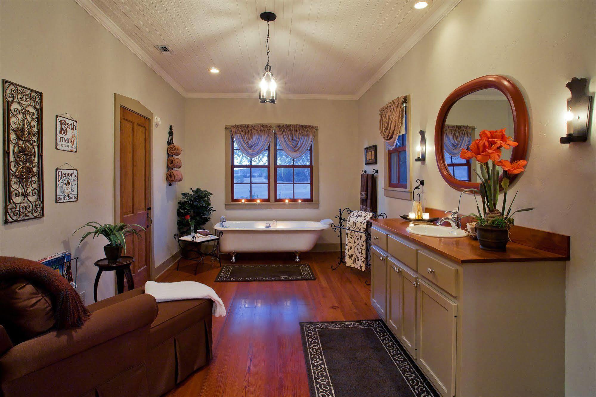 Rock House Hideaway Complex Fredericksburg Exterior photo